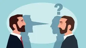 Rüyada iftiraya uğramak, haksızlık, suçlanma korkusu, itibar endişesi ve gerçek hayattaki iletişim sorunlarının sembolüdür.