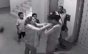 Rüyada komşu ile kavga etmek ne anlama gelir? Anlaşmazlıklar, dedikodu ve yakın çevredeki sorunların rüya tabirleri.