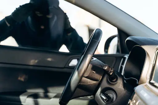 rüyada arabya hırsız girmesini anlatan resim